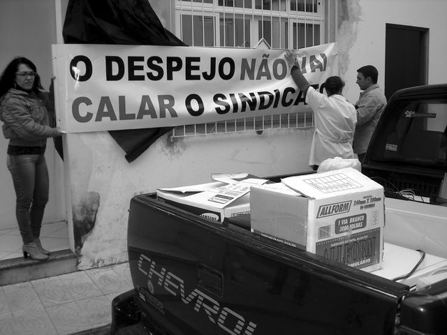 Sinasefe é expulso de sua Sede