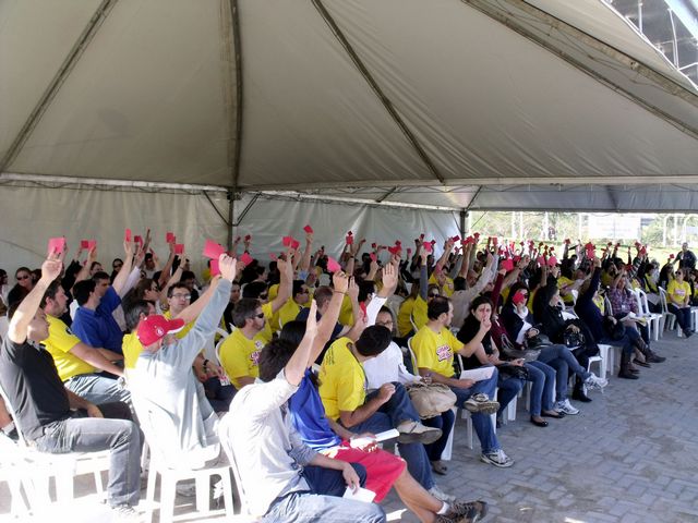 Assembleia decide levar para Plena a defesa do acordo com o MEC