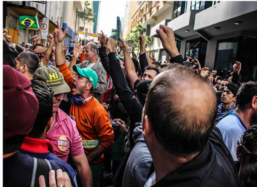 Trabalhadores da Comcap mobilizados em defesa da cidade e dos direitos