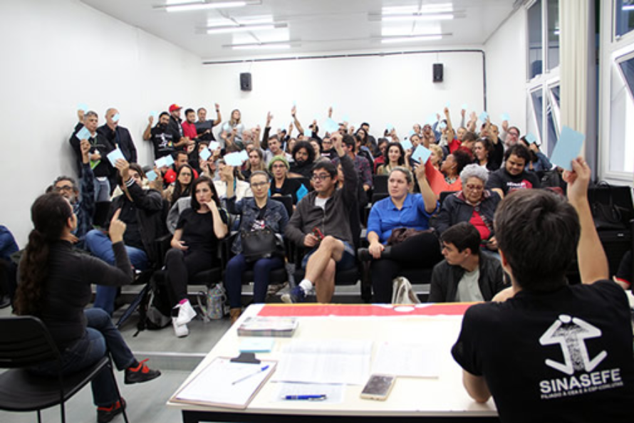 Assembleia reafirma Greve Geral e defesa da educação